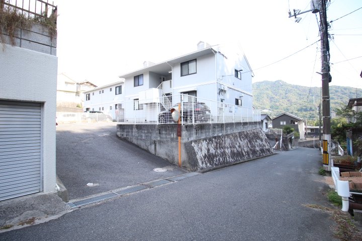 メゾンつつじケ丘　A棟、B棟、C棟